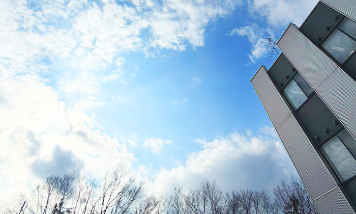 佐藤氏が研究活動を行っている新潟薬科大学がこの地にあることは、大きな理由の一つです。 長年築かれてきた研究環境とネットワークは、何よりの強みです。